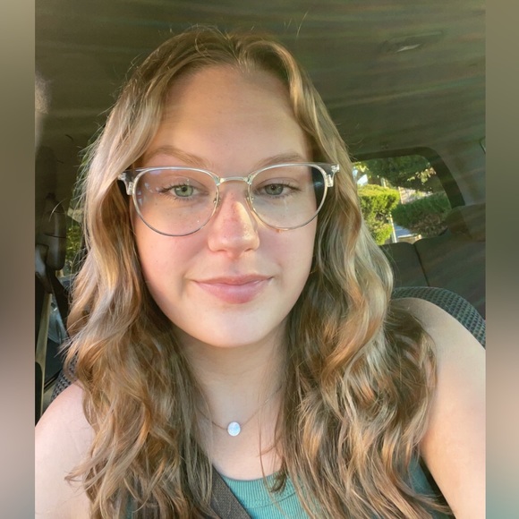 Meet your Posher, Emma - Picture 1 of 1